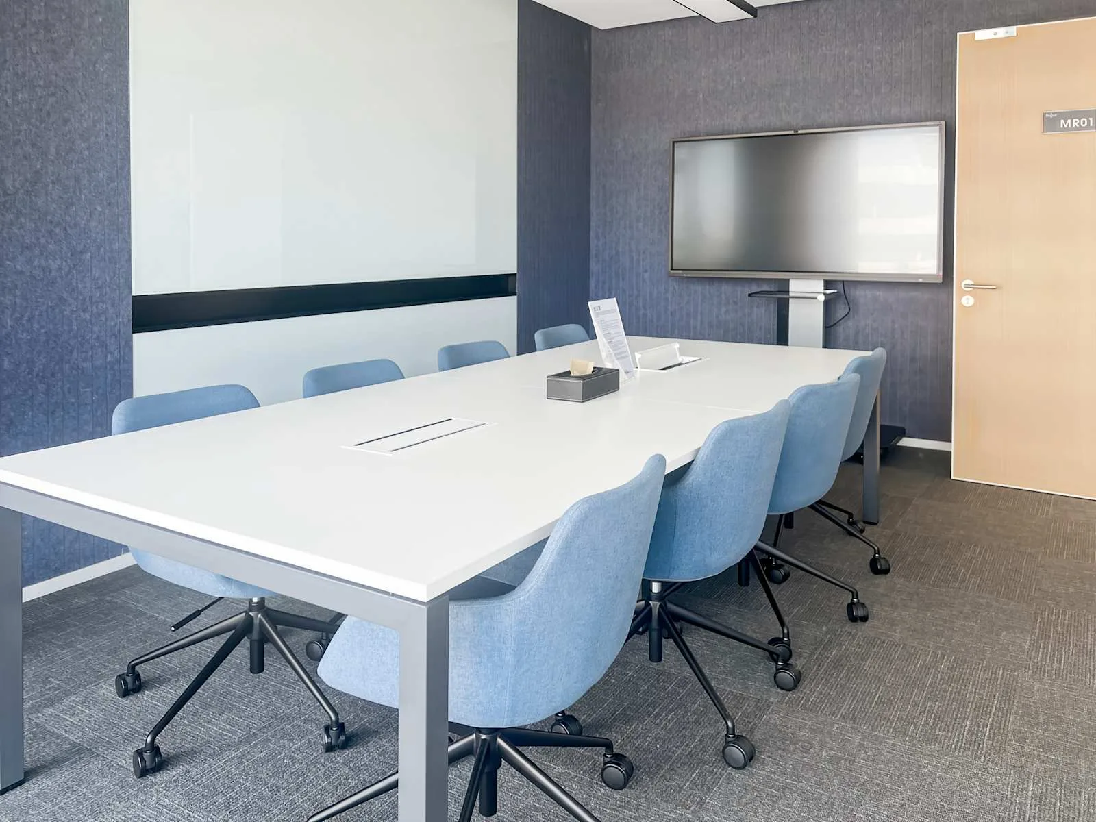 Regus Wuhan, Optics Valley Financial Centre、8人会议室、武汉市