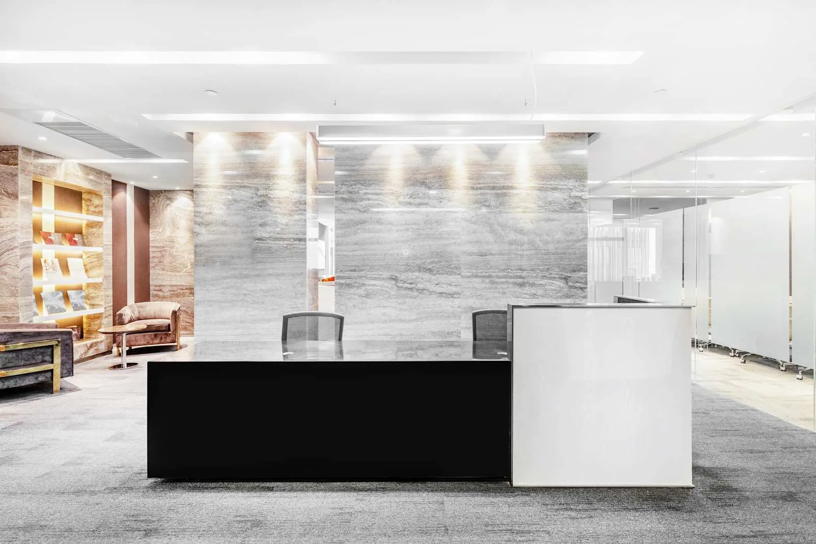 Regus XI’AN,  IEC Vanke Centre、前台、西安市