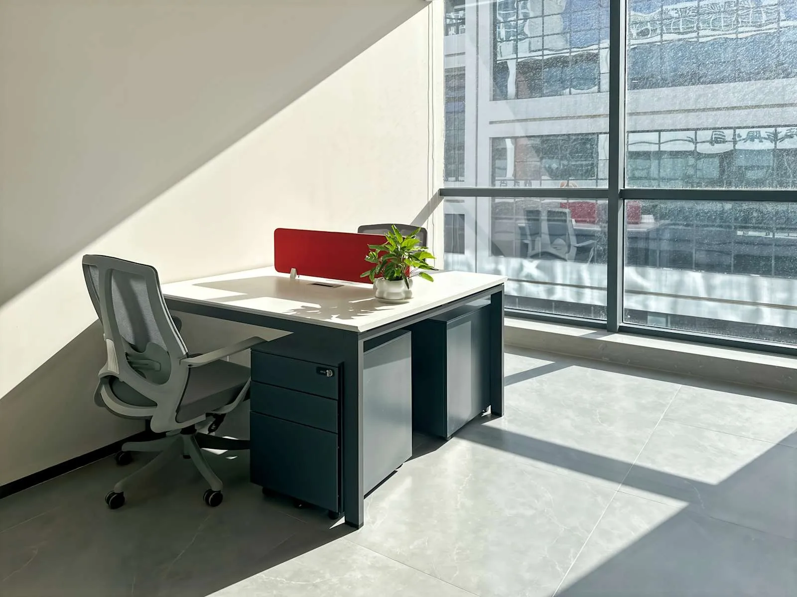 Regus Xi'an, Software New City、2个工位的独立办公室、西安市