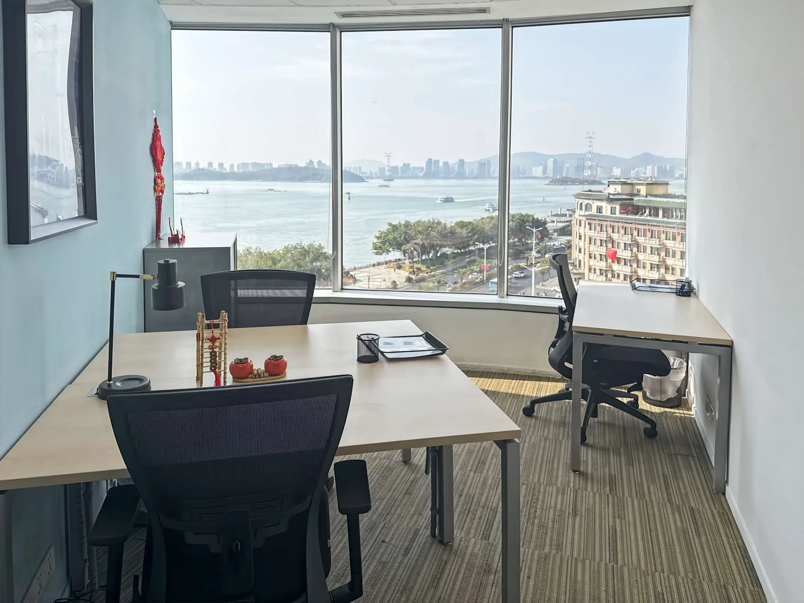 Regus Xiamen, International Plaza、3个工位的独立办公室、厦门市