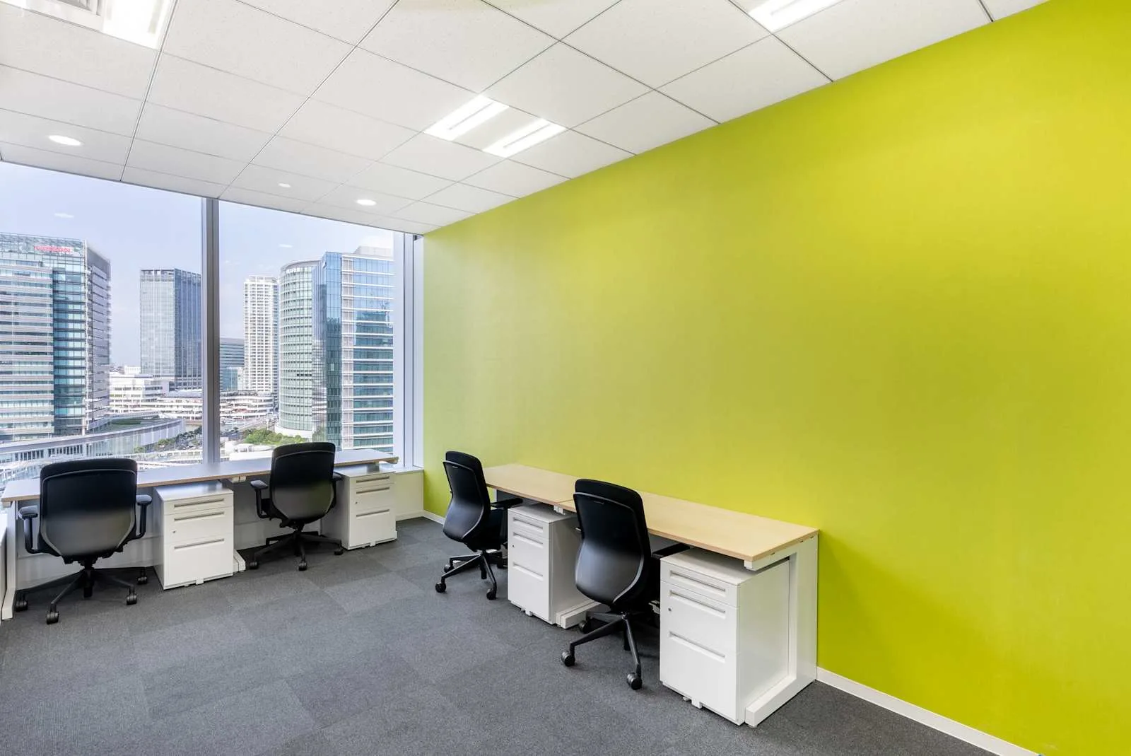Regus YOKOHAMA, Blue Avenue, Private office, 4 desks, Yokohama