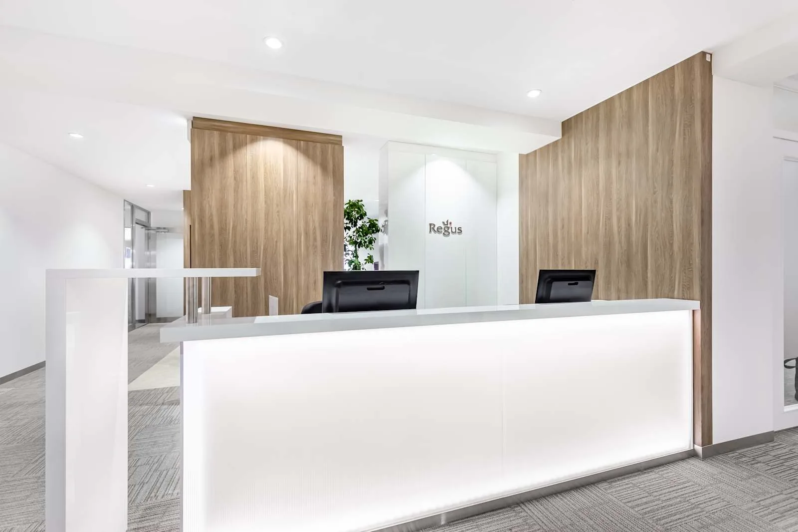 Regus YOKOHAMA, Kannai, Reception, Yokohama