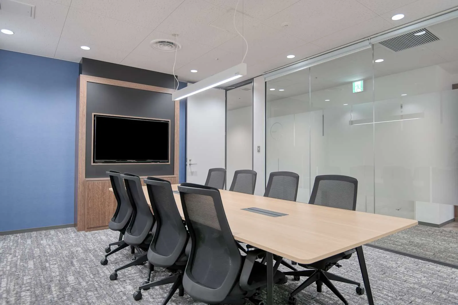 Regus Yokohama, Yokohama Landmark Plaza, Meeting room for 8 people, Yokohama