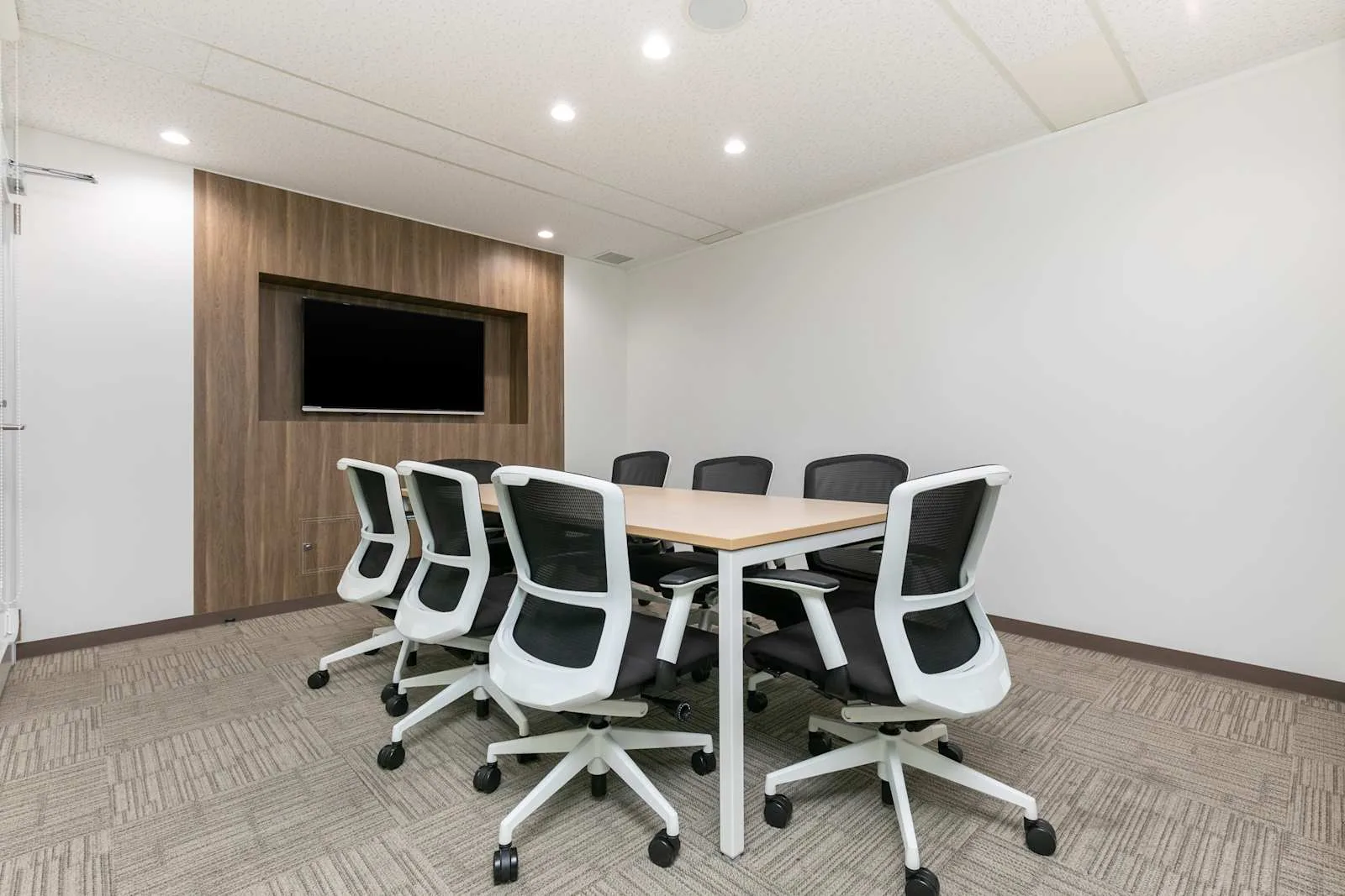 Regus YOKOHAMA, Yokohamaeki Nishiguchi, Meeting room for 8 people, Yokohama