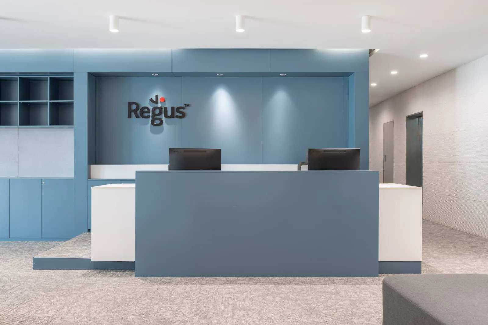 Regus Zebra-Qingdao Shangri-La Centre、前台、青岛市