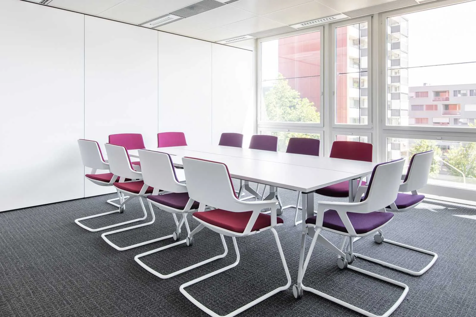 Regus ZUG, Baarerstrasse, Meeting room for 12 people, Zug