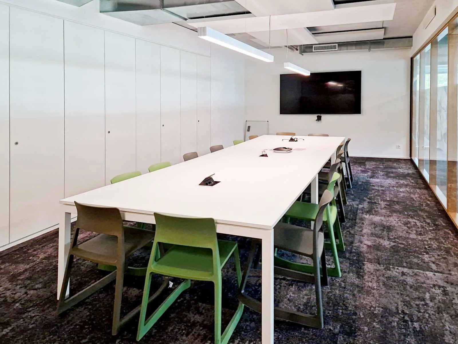 Regus Zurich, Regus Spoom Oerlikon, Meeting room for 14 people, Zurich