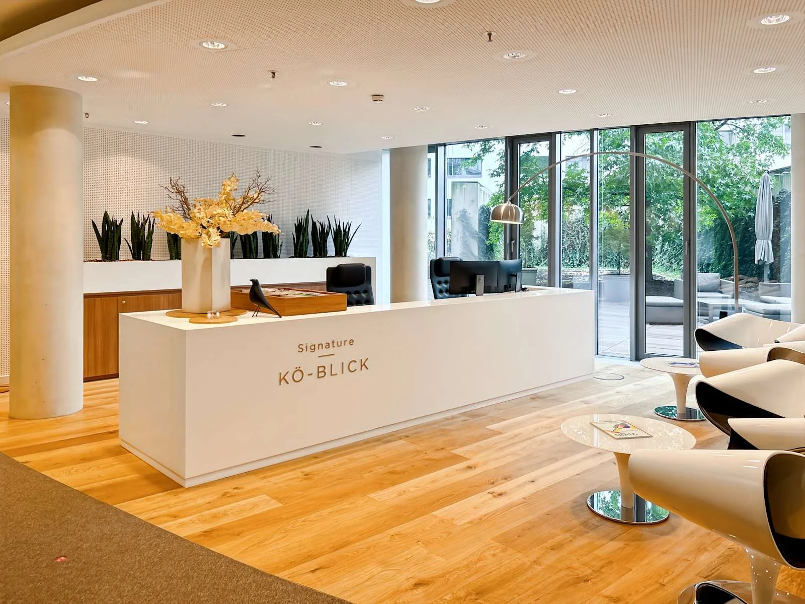 Signature DUSSELDORF, SIGNATURE Kö-Blick, Reception, Düsseldorf