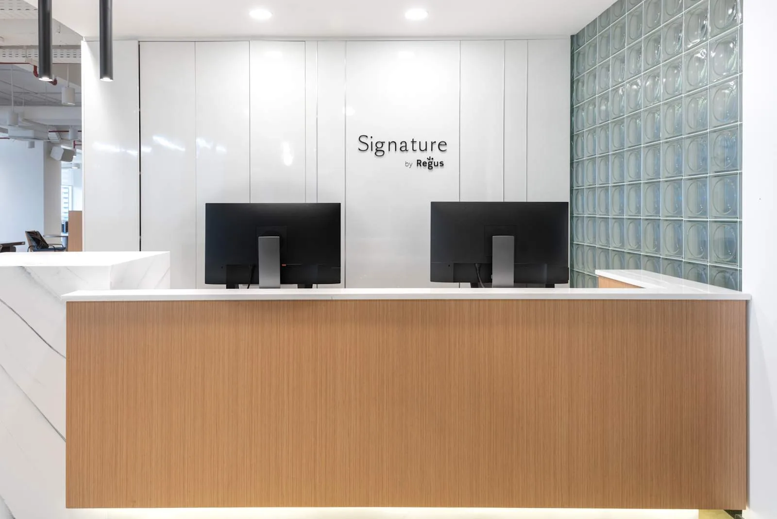 Signature Jakarta, South Quarter, Resepsionis, Jakarta
