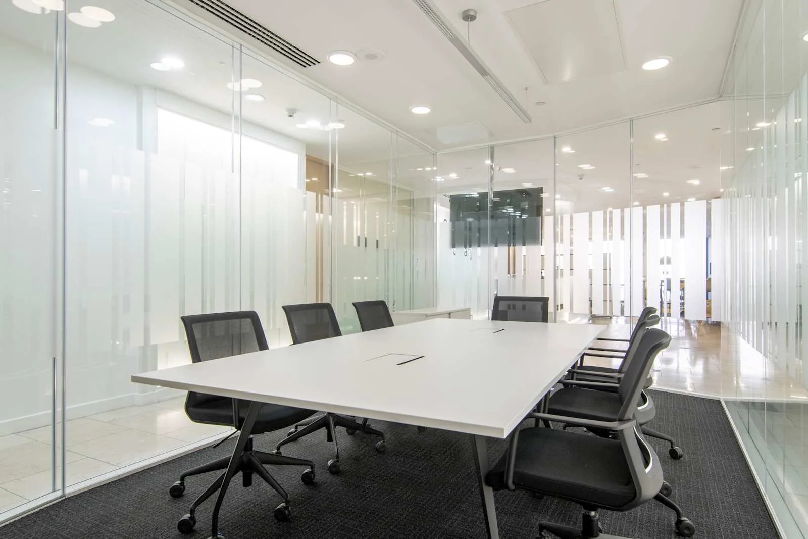 Signature LONDON, 37th Floor Canary Wharf - One Canada Square, Meeting room for 7 people, London