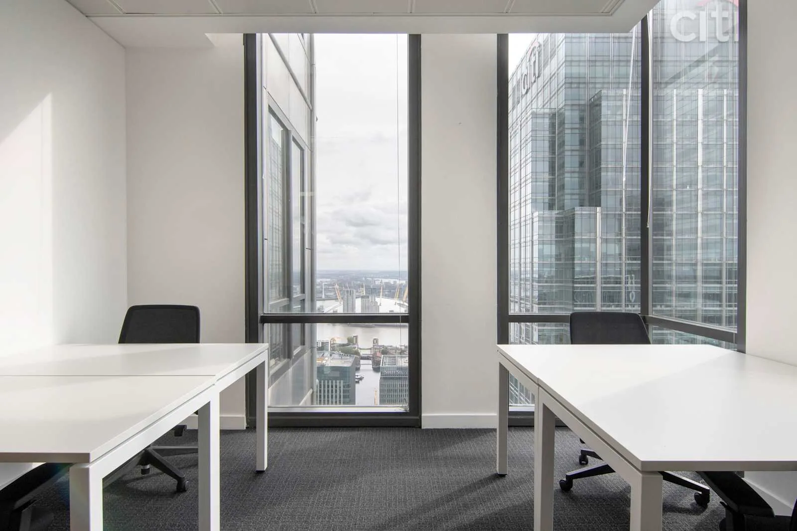 Signature LONDON, 37th Floor Canary Wharf - One Canada Square, Private office, 2 desks, London
