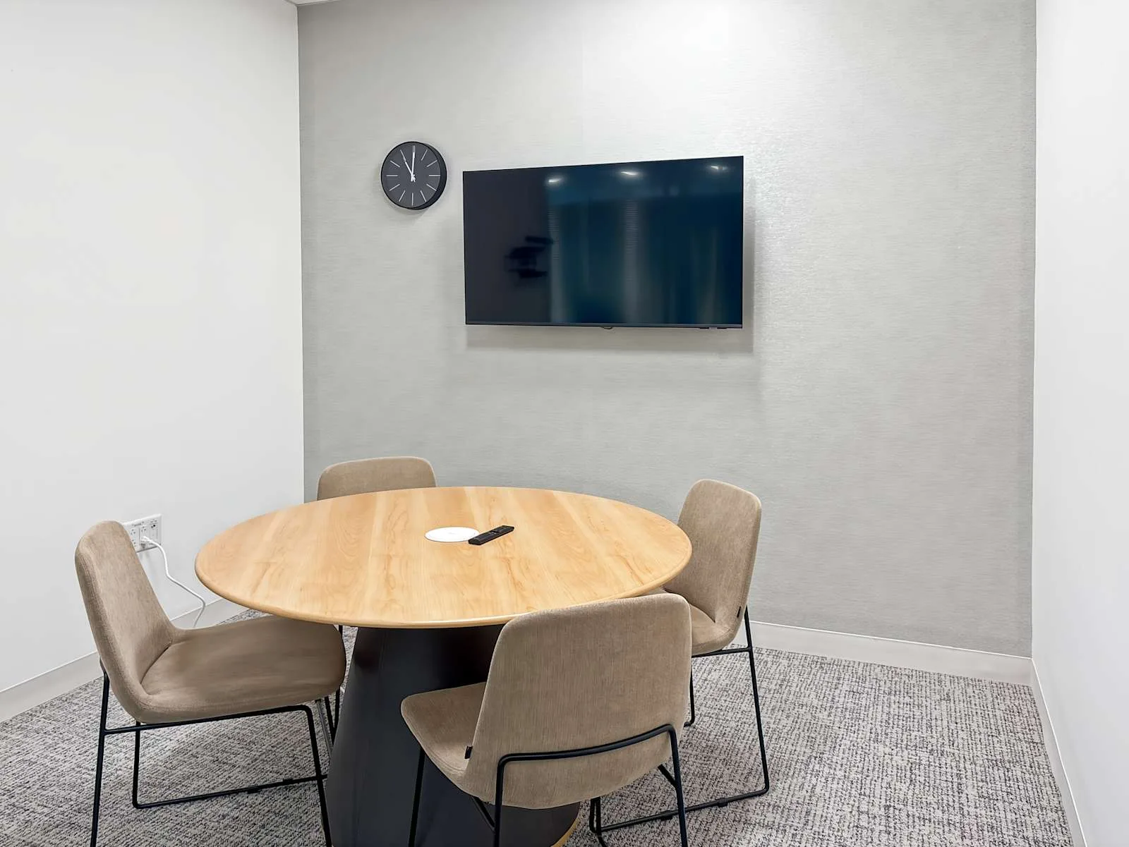 Signature MA, Medford - Rivers Edge Dr, Meeting room for 4 people, Medford, MA
