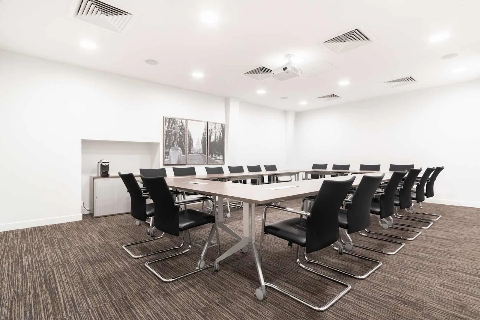 Signature Paris, Signature, 72 Faubourg St Honoré, Meeting room for 22 people, Paris 8e
