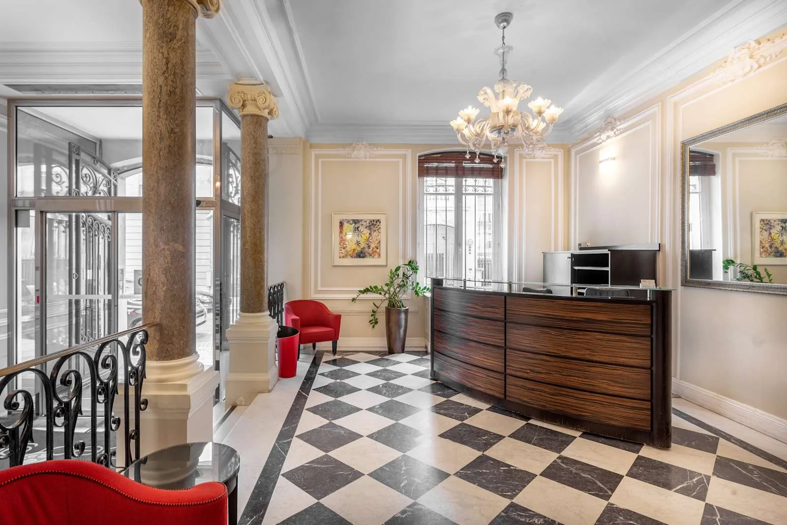 Signature Paris, Signature, Georges V Bassano, Reception, Paris 8e