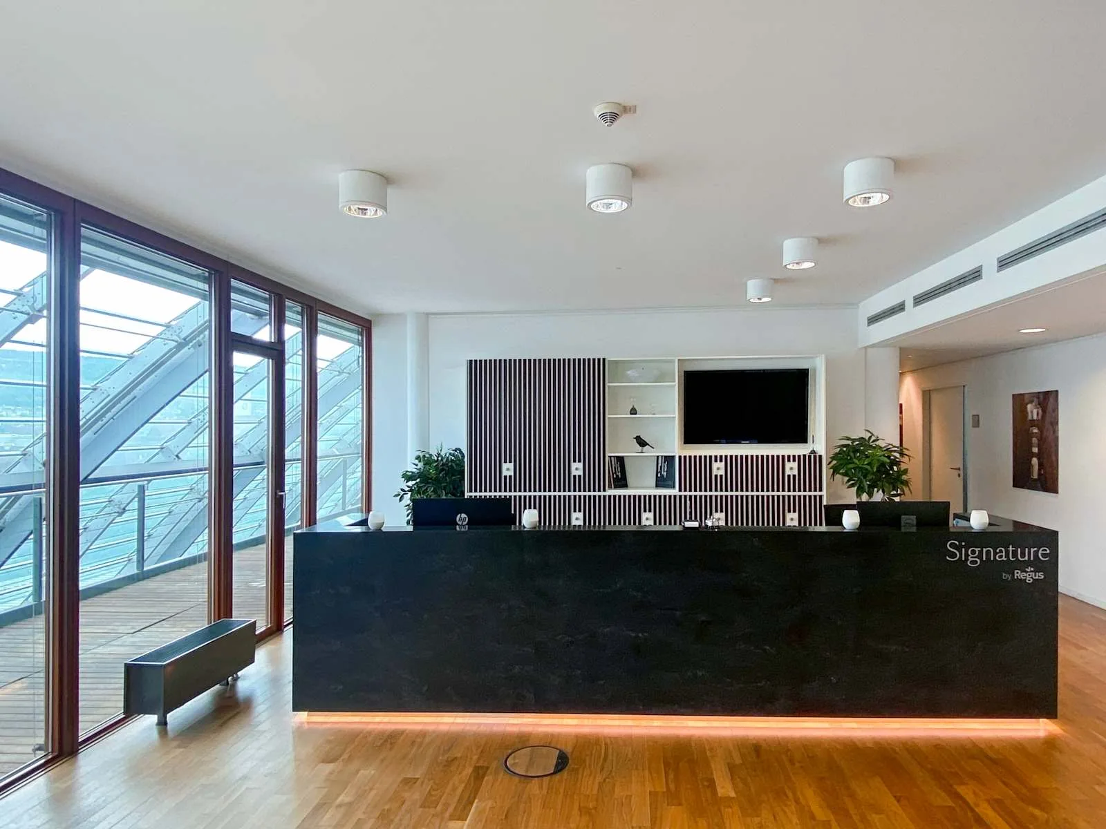 Signature STUTTGART, SIGNATURE Schlossplatz, Reception, Stuttgart