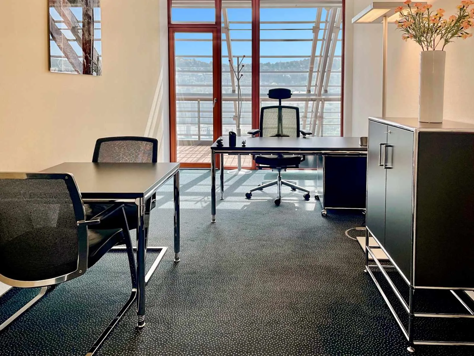 Signature STUTTGART, SIGNATURE Schlossplatz, Private office, 1 desk, Stuttgart