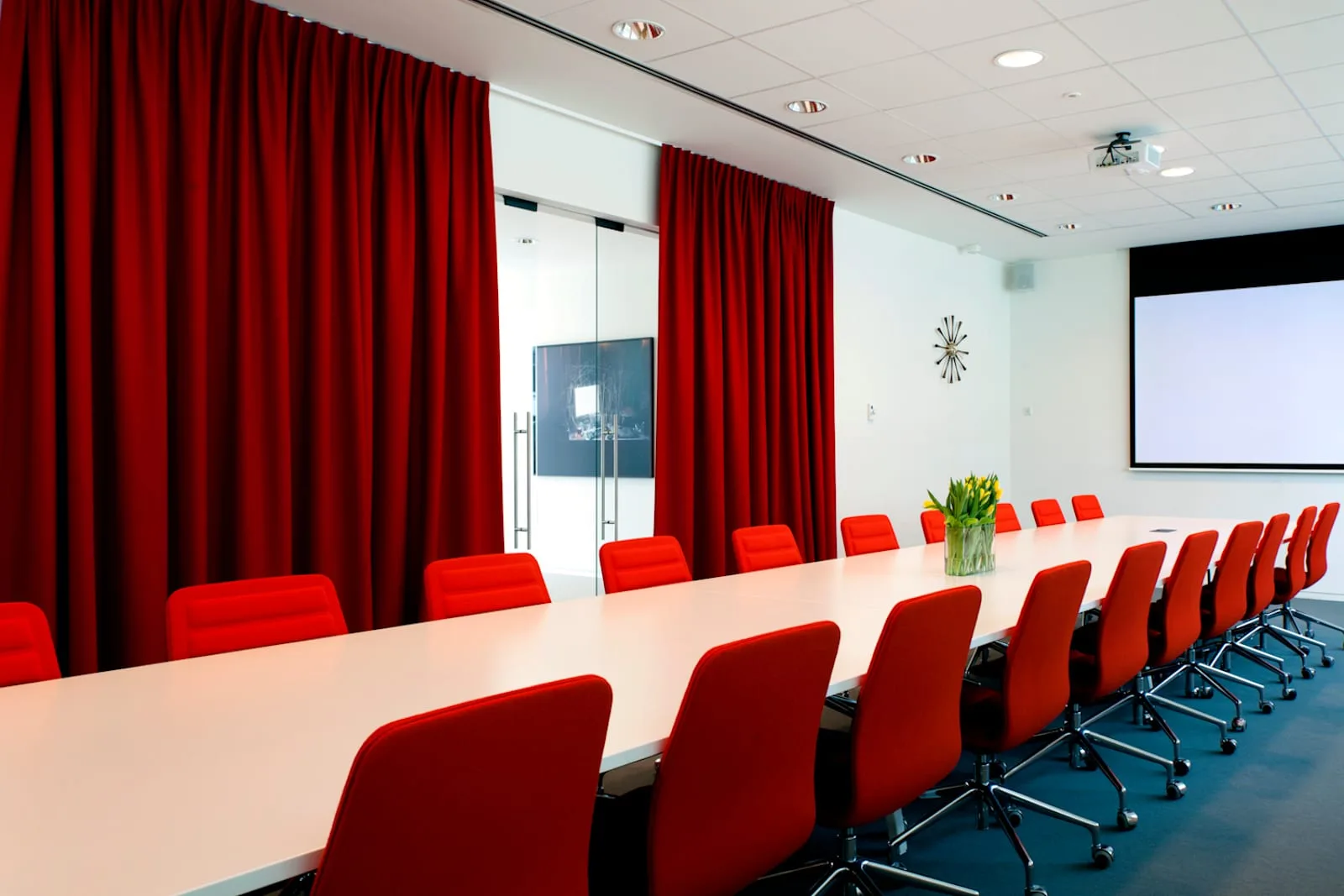 Spaces AMSTERDAM, Spaces Zuidas I, Vergaderruimte voor 20 personen, Amsterdam