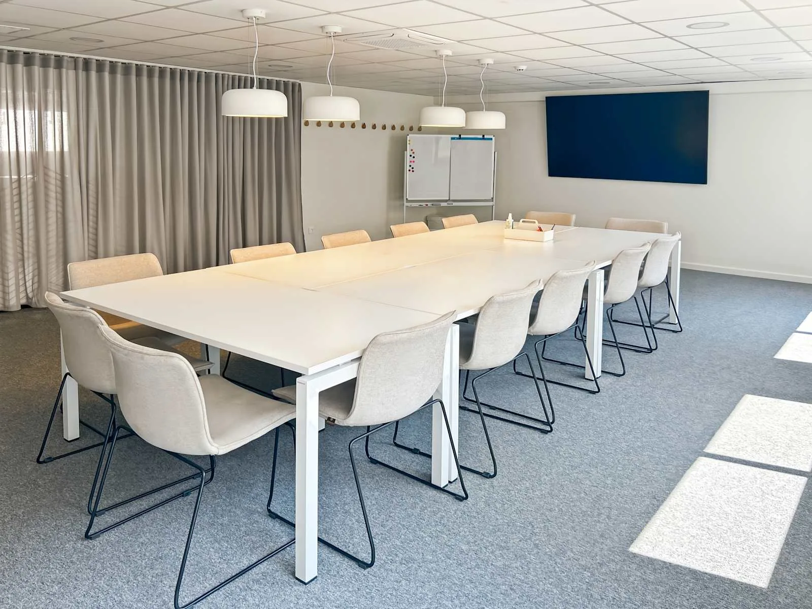 Spaces Athens, Europa Plaza, Meeting room for 14 people, Kallithea