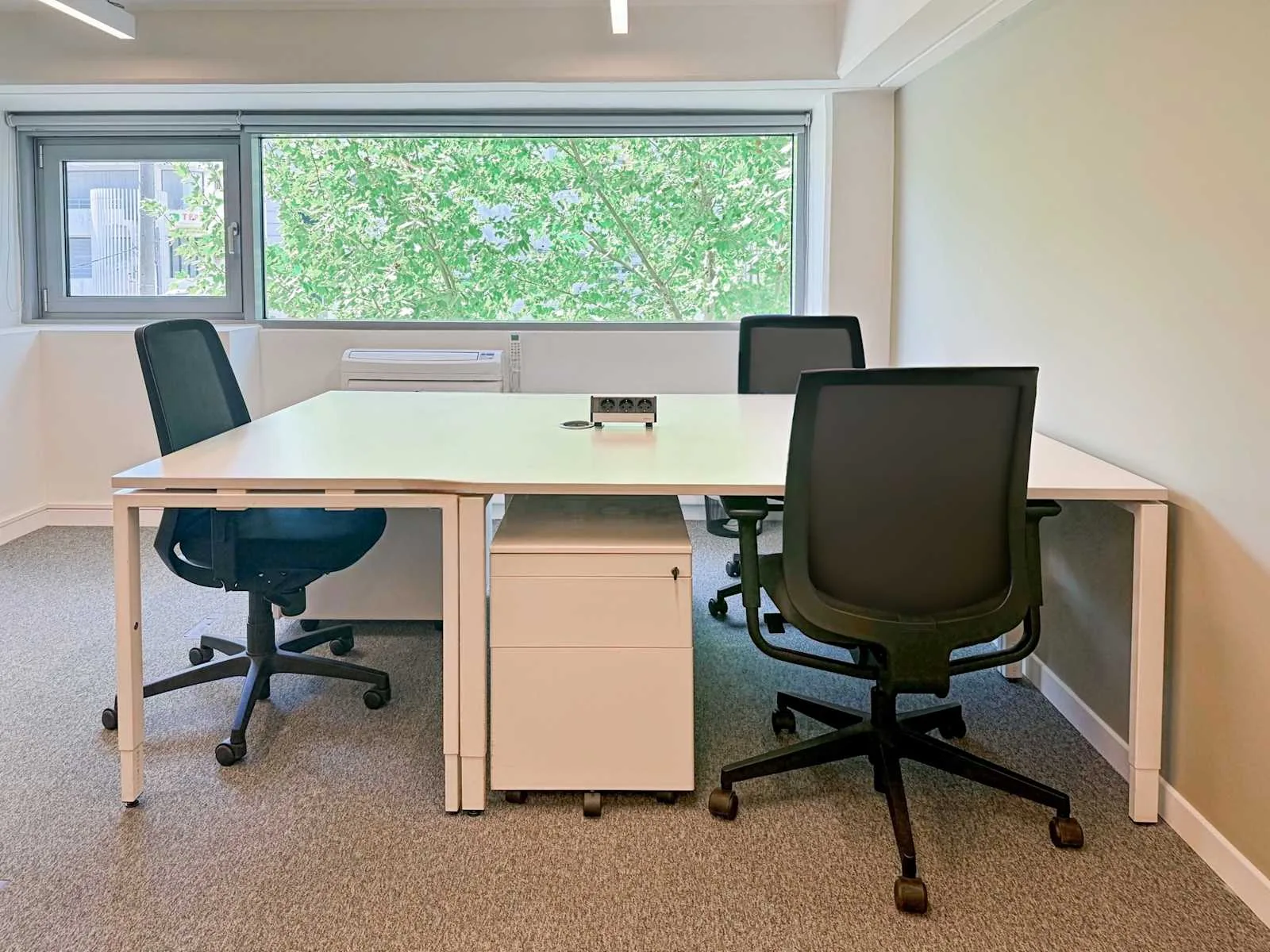 Spaces ATHENS, Spaces Green Plaza, Private office, 4 desks, Chalandri
