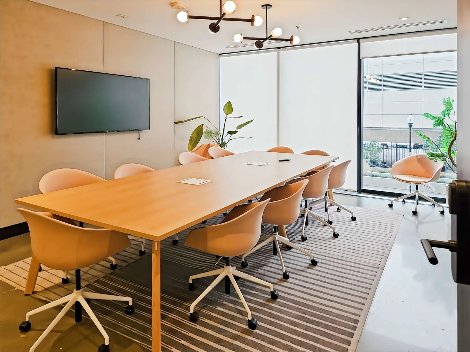 Spaces AZ, Phoenix - W Monroe St, Meeting room for 10 people, Phoenix, AZ