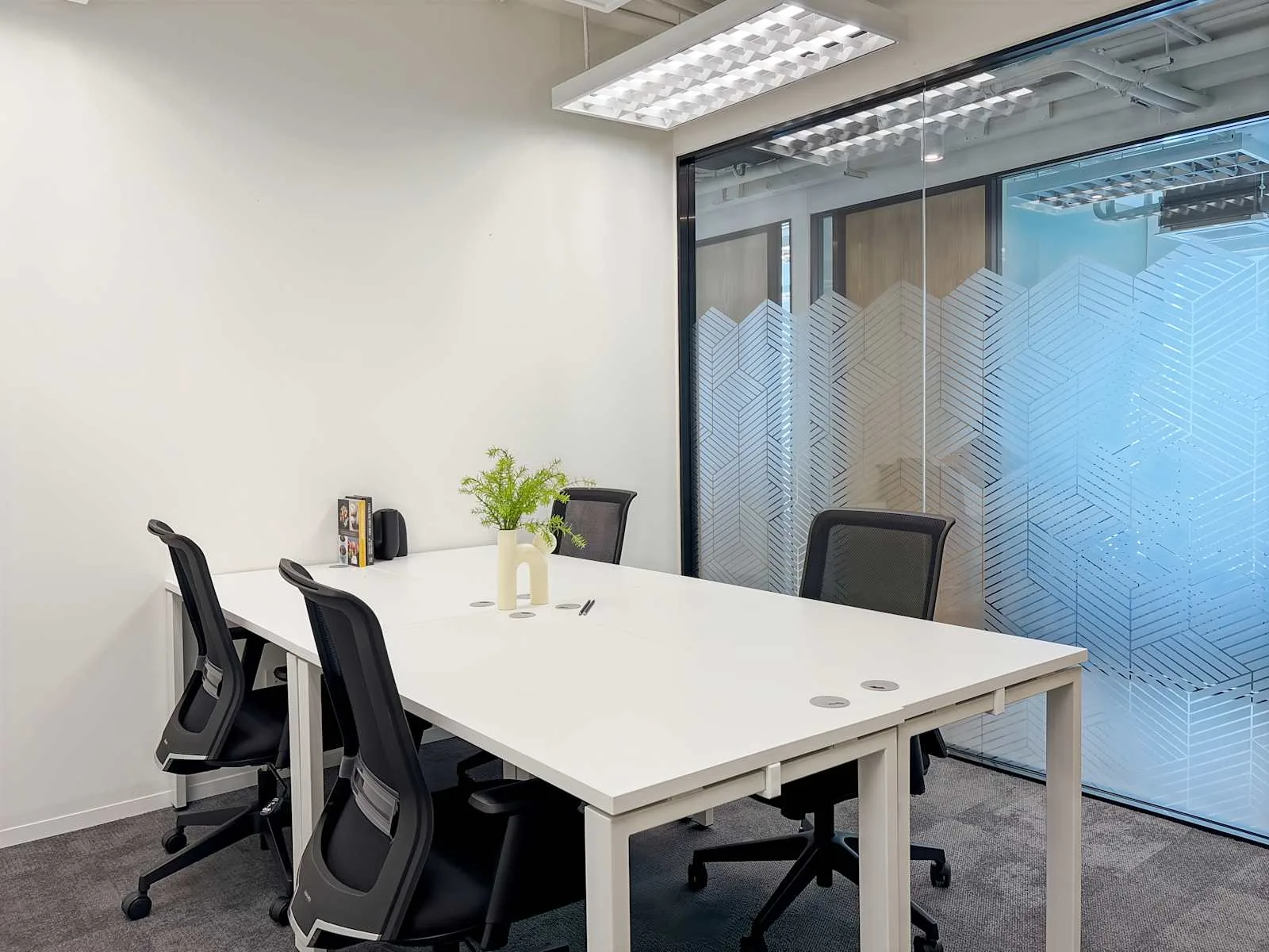 Spaces Bangkok, Spaces The Secret Ratchatewi, Meeting room for 4 people, Bangkok