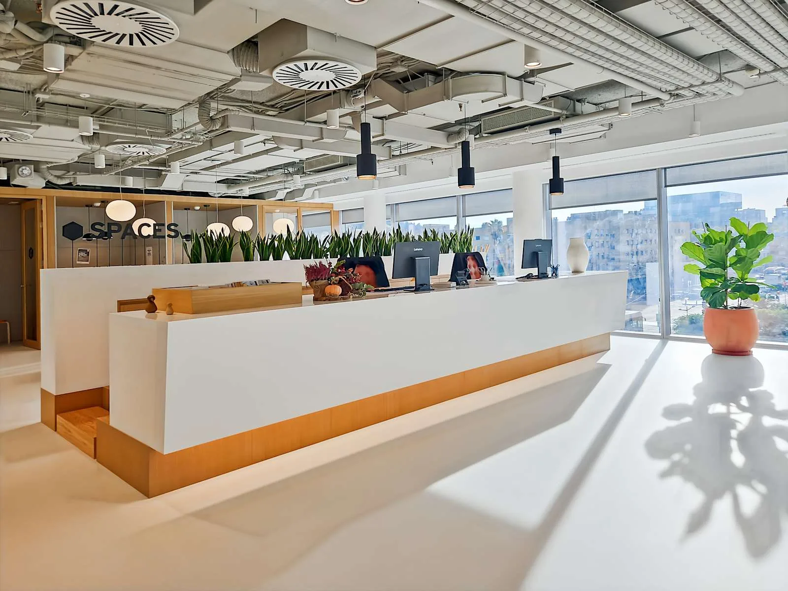 Spaces Barcelona, Torre Llevant, Reception, Barcelona
