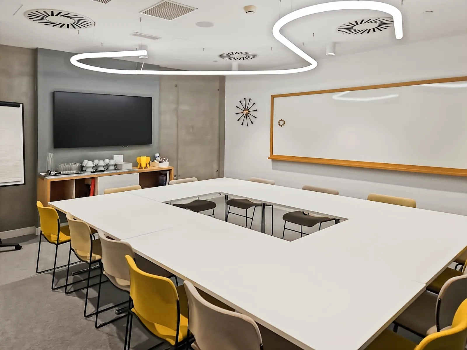 Spaces Barcelona, Torre Llevant, Meeting room for 16 people, Barcelona