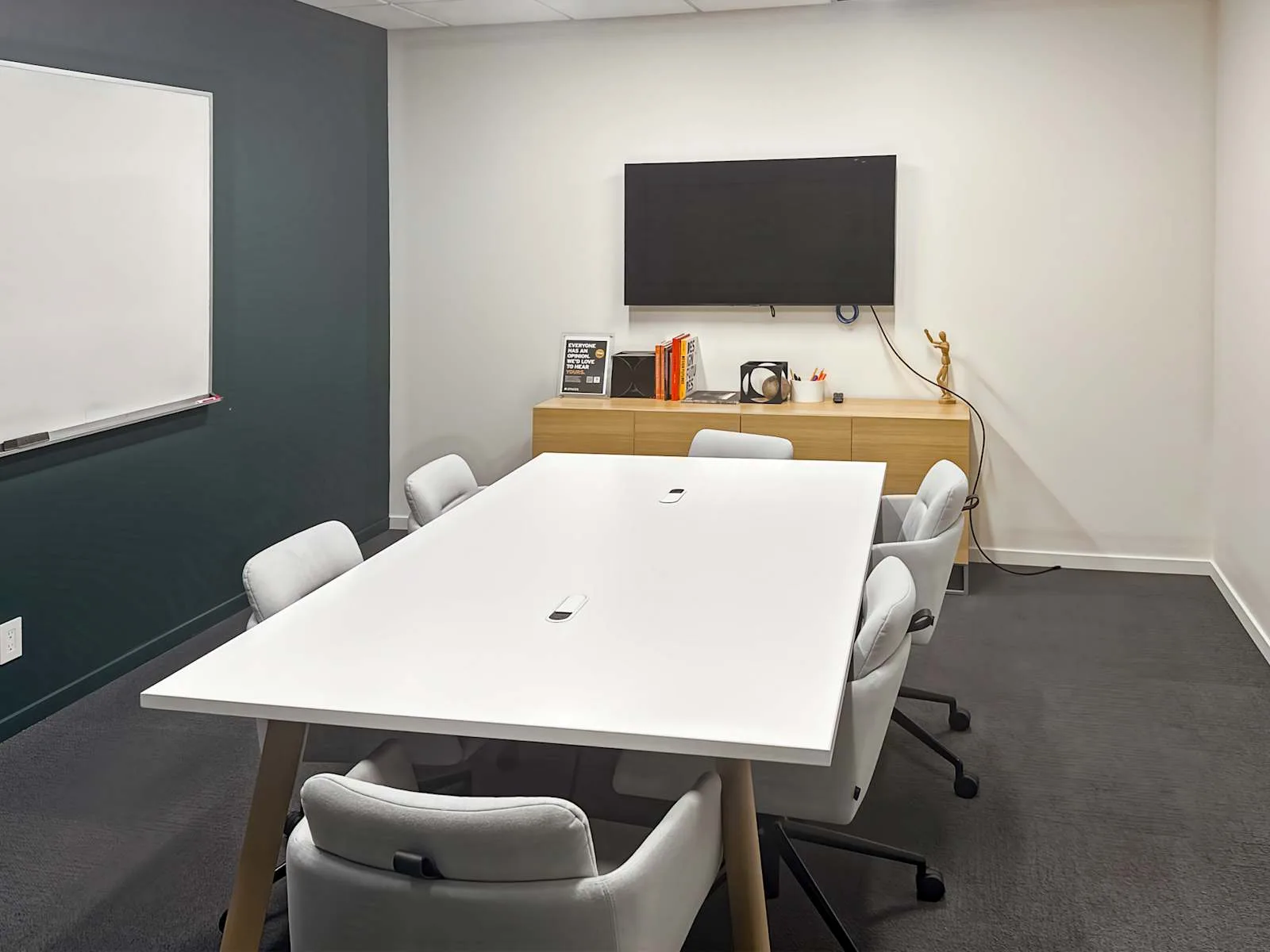 Spaces BC, Vancouver - Green Lamp, Meeting room for 6 people, Vancouver, BC