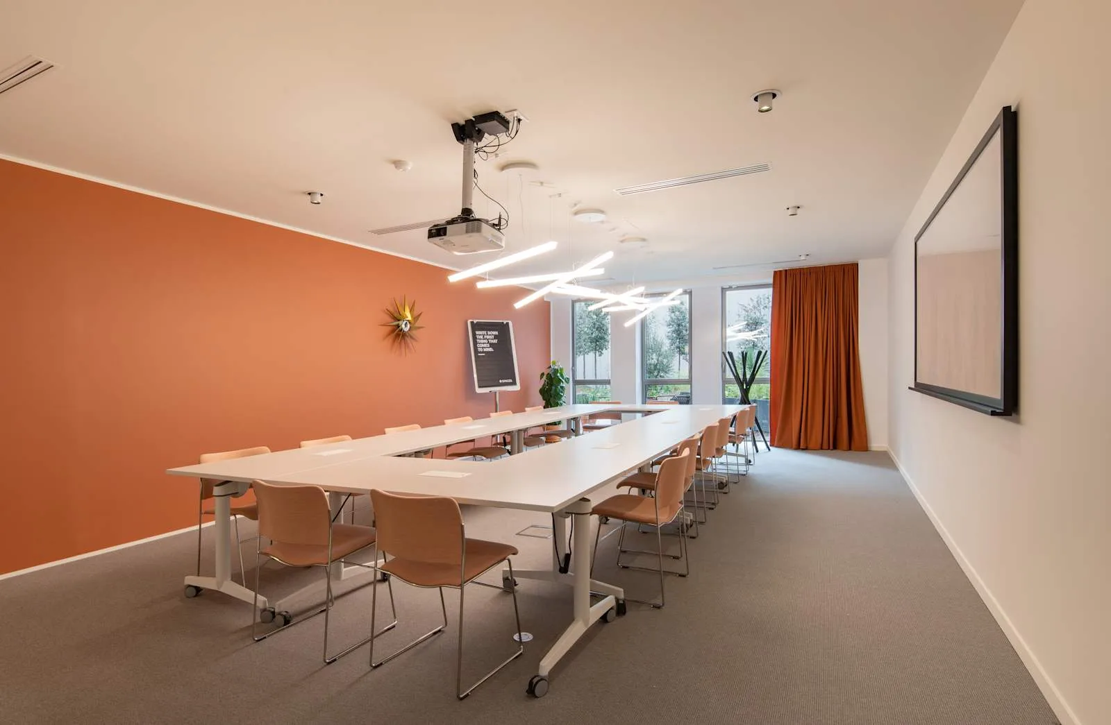 Spaces BORDEAUX,  Spaces Euratlantique, Meeting room for 18 people, Bordeaux