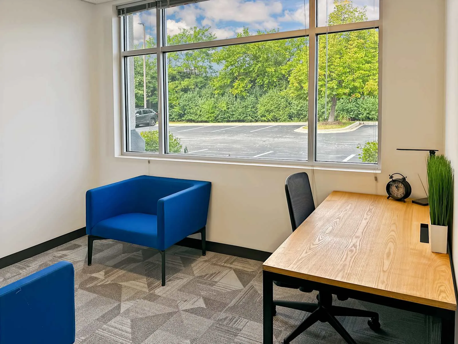 Spaces IL, Buffalo Grove - Busch Parkway, Private office, 1 desk, Buffalo Grove, IL