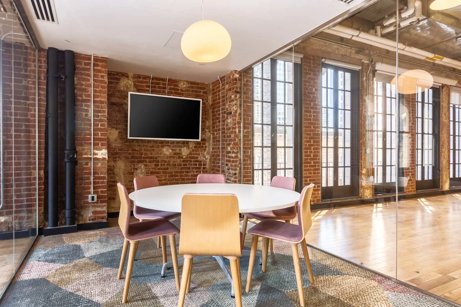 Spaces CA, Los Angeles – Spaces Fine Arts, Meeting room for 6 people, Los Angeles, CA