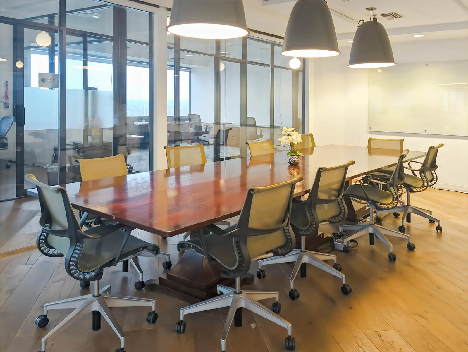 Spaces CA, Los Angeles - W Olympic Blvd, Meeting room for 10 people, Los Angeles, CA