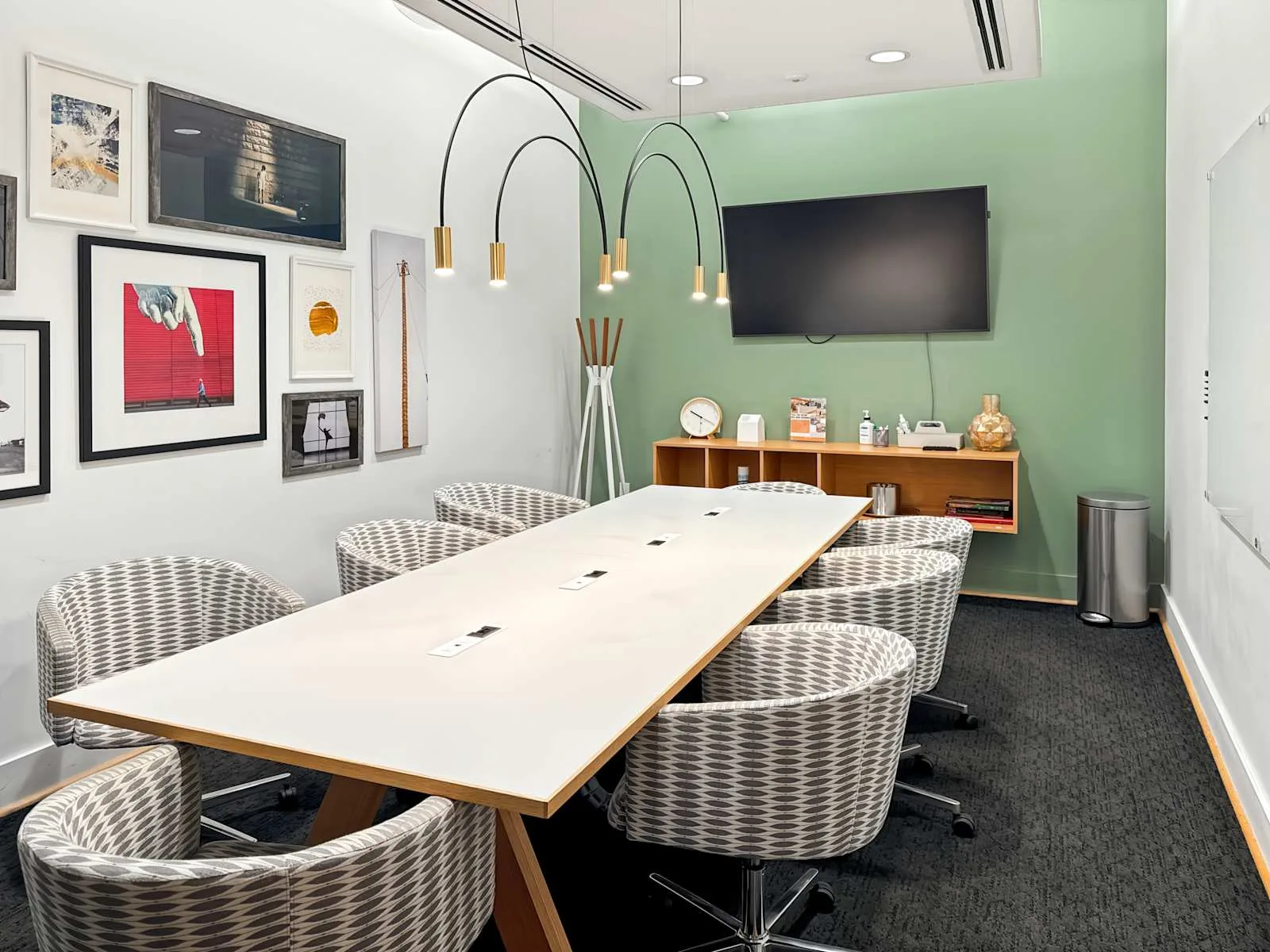 Spaces CA, Calabasas - Spaces Park Calabasas, Meeting room for 8 people, Calabasas, CA