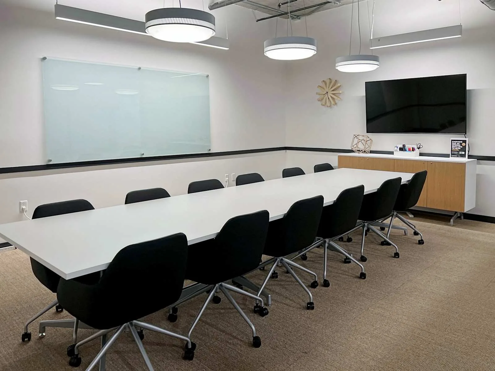 Spaces CA, Emeryville - 1900 Powell Street, Meeting room for 14 people, Emeryville, CA