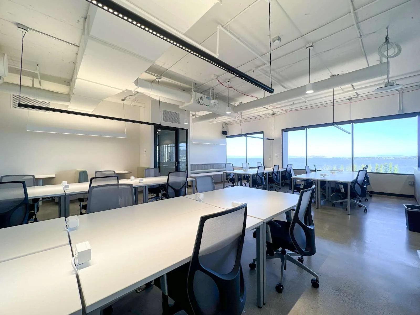 Spaces CA, Emeryville - 1900 Powell Street, Open-plan office, Emeryville, CA