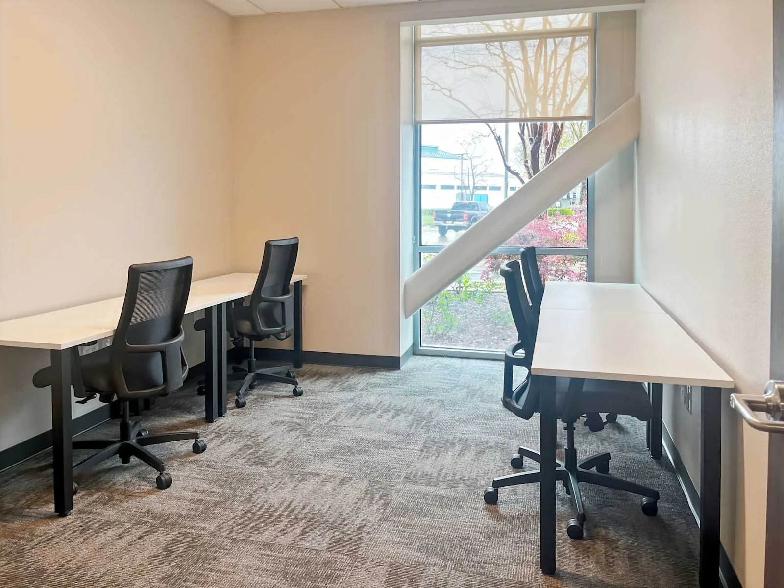 Spaces CA, Fresno - E River Park Circle, Private office, 4 desks, Fresno, CA