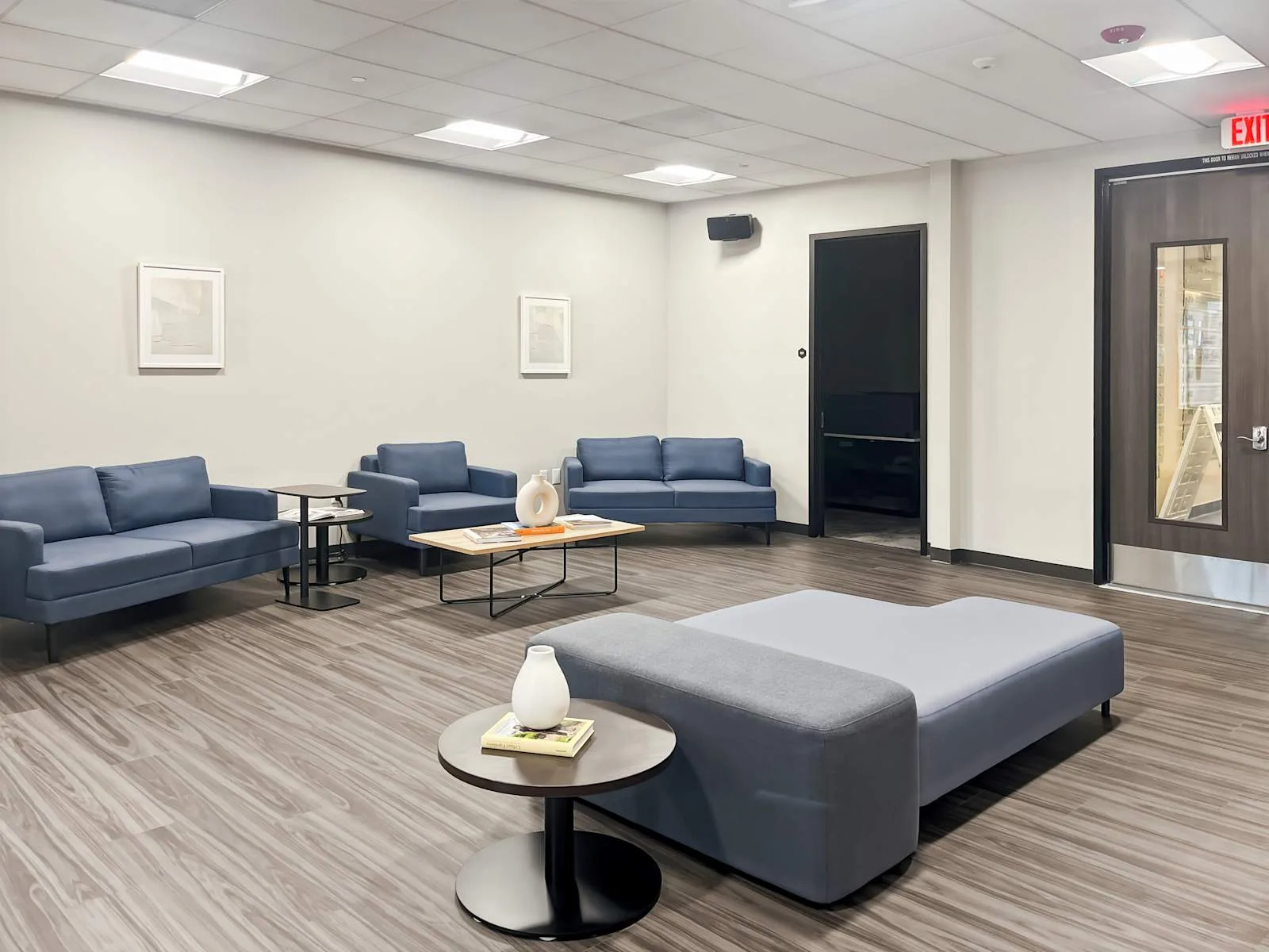 Spaces CA, Fresno - E River Park Circle, Lounge, Fresno, CA
