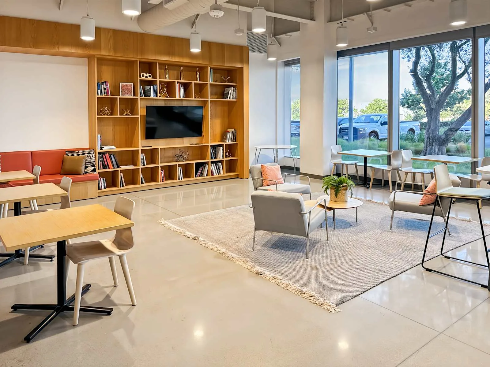 Spaces CA, Irvine - Spaces The Quad, Lounge, Irvine, CA