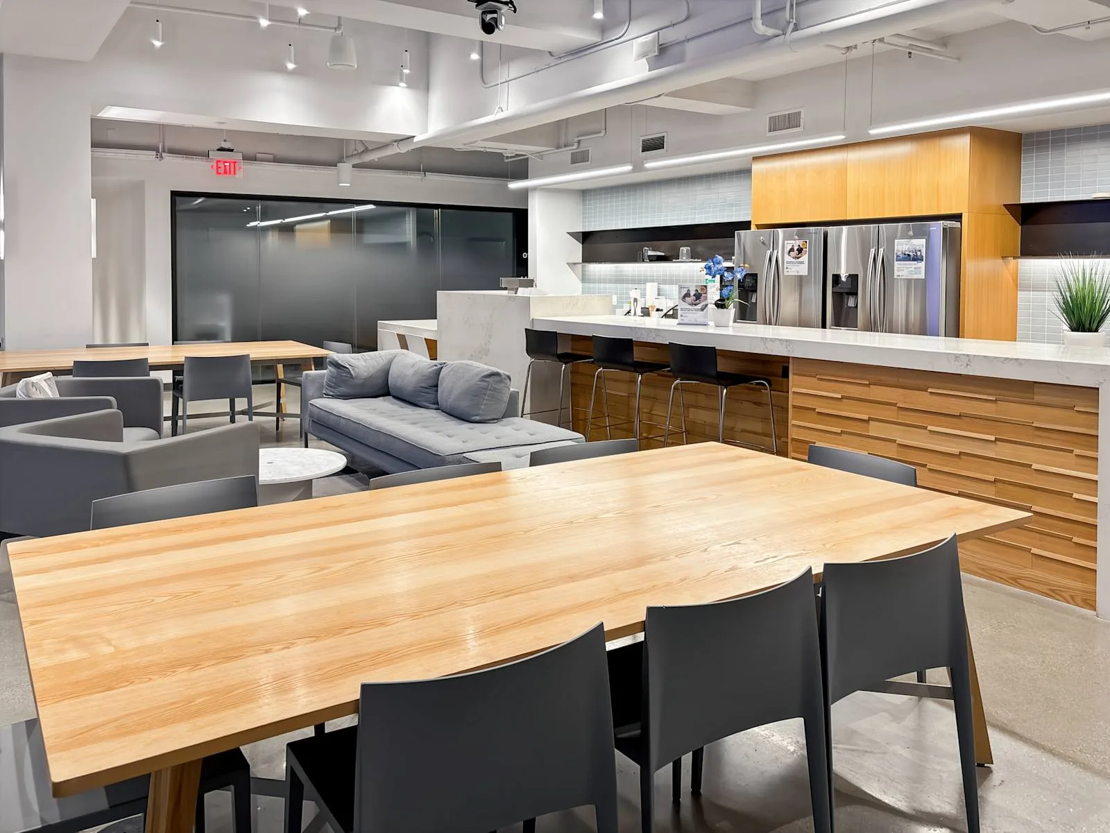 Spaces CA, Long Beach - 145 W Broadway, Cafeteria, Long Beach, CA