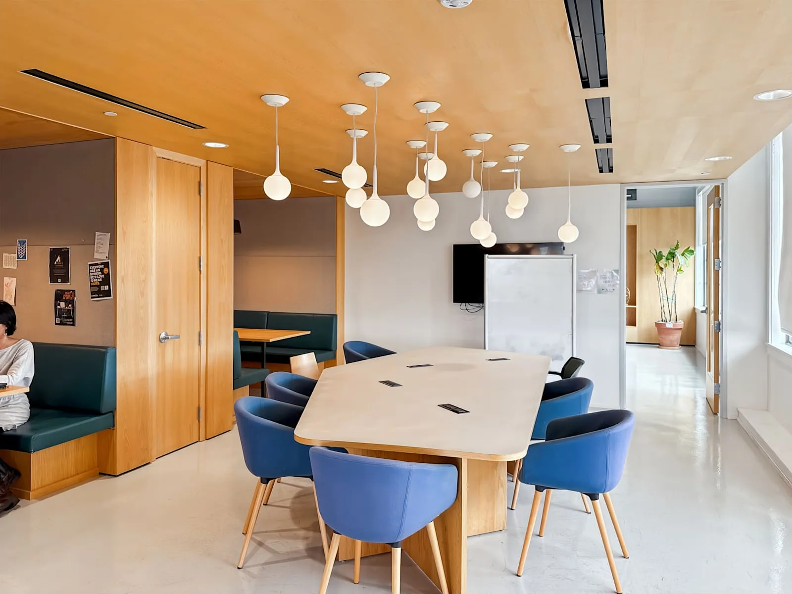 Spaces CA, Oakland - Spaces Jack London Square, Meeting room for 8 people, Oakland, CA