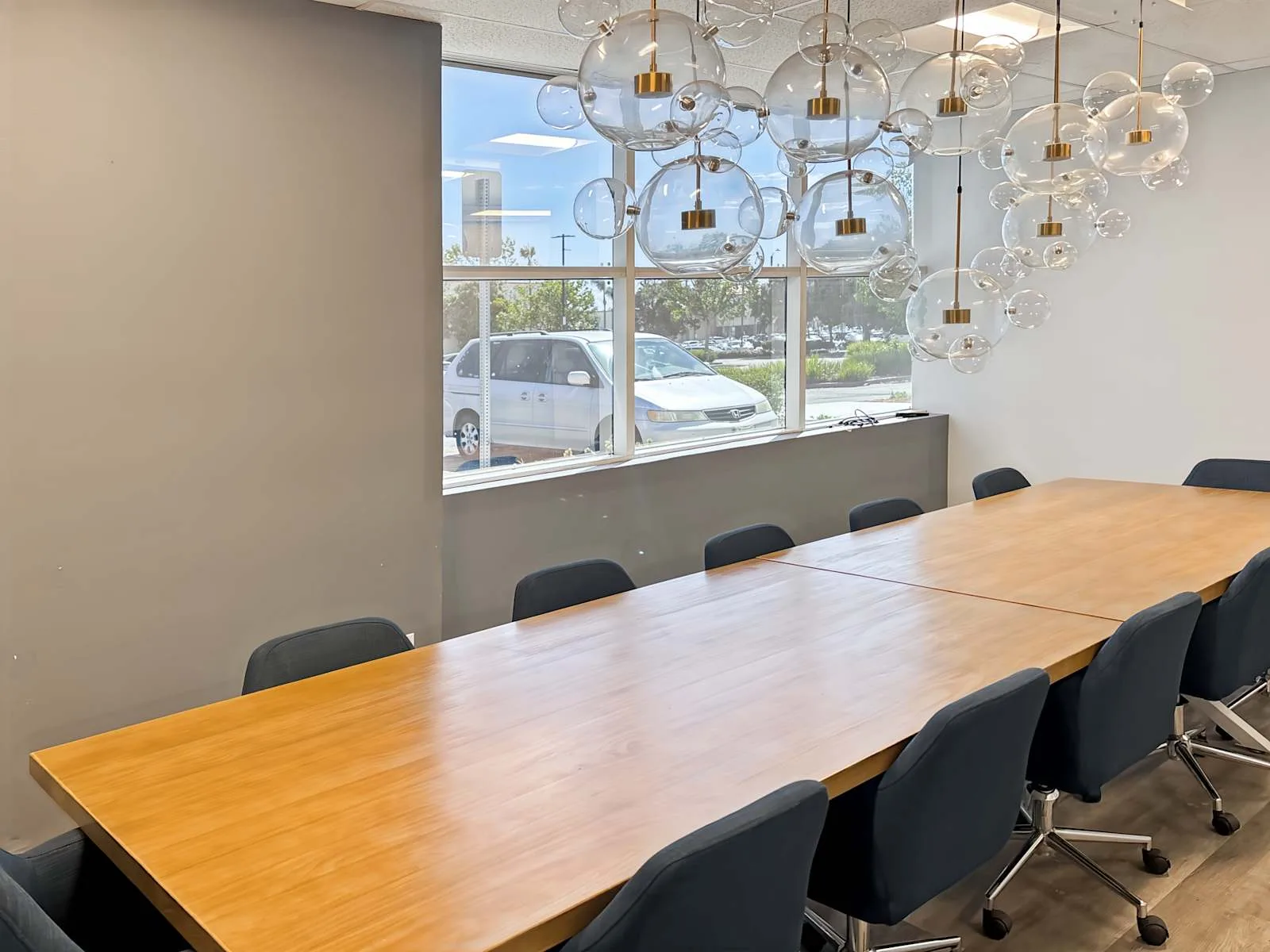 Spaces CA, Ventura - Eastman Ave, Meeting room for 12 people, Ventura, CA