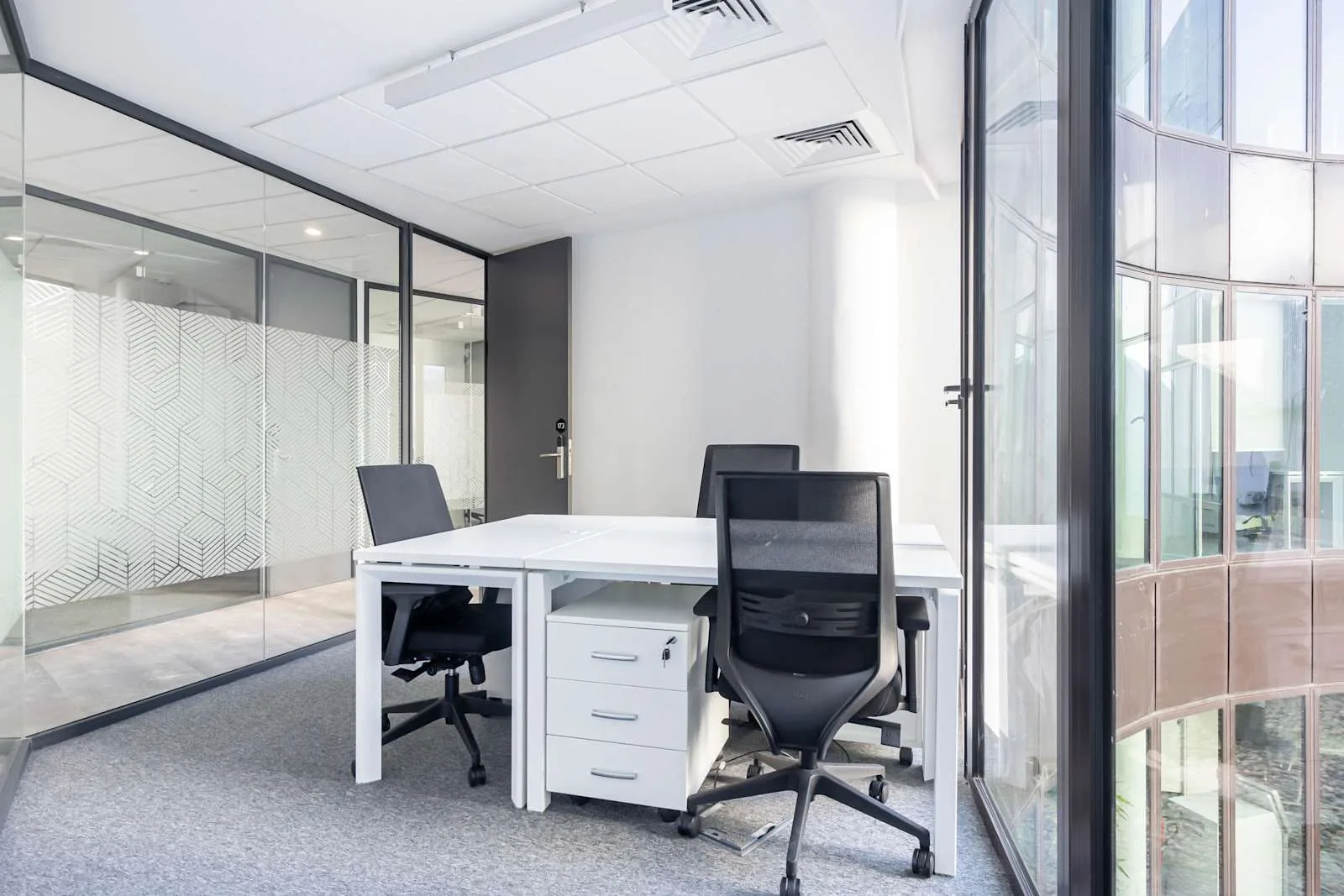 Spaces Casablanca, Spaces Anfa Place، مكتب خاص بـ 4 محطات عمل، الدار البيضاء