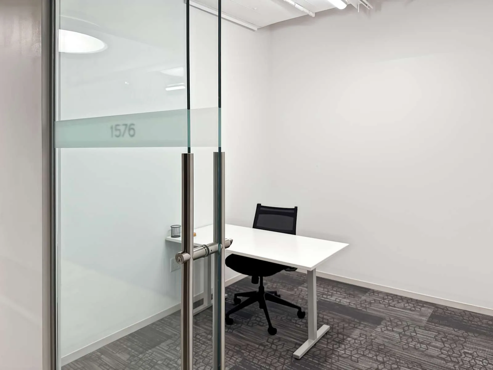 Spaces IL, Chicago - 1 N State Street, Private office, 1 desk, Chicago, IL