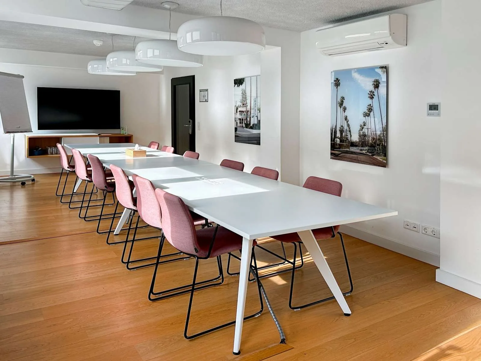 Spaces COLOGNE, Spaces Breite Straße, Meeting room for 14 people, Cologne