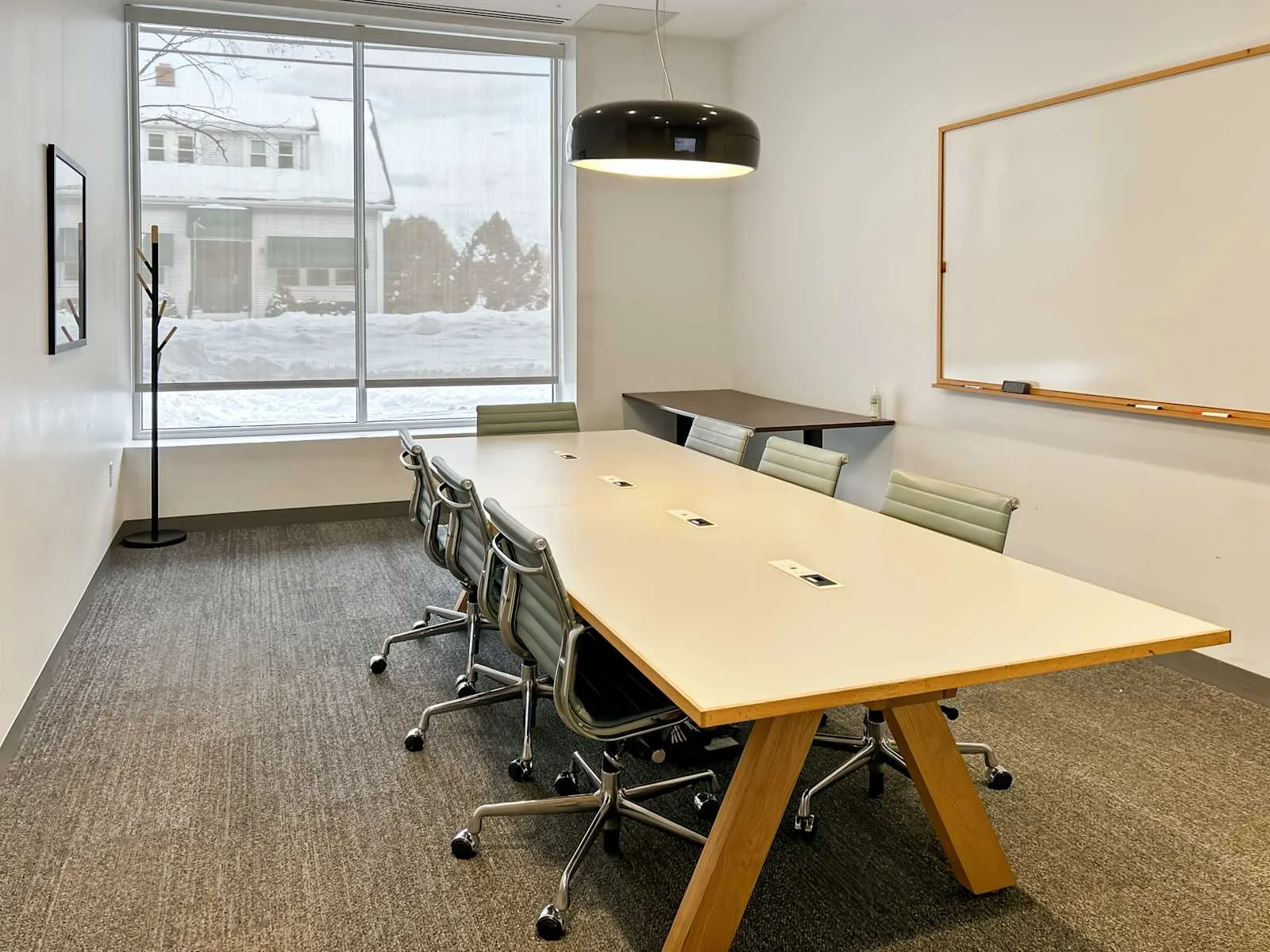 Spaces CT, West Hartford - Spaces Blue Back Square, Meeting room for 7 people, West Hartford, CT