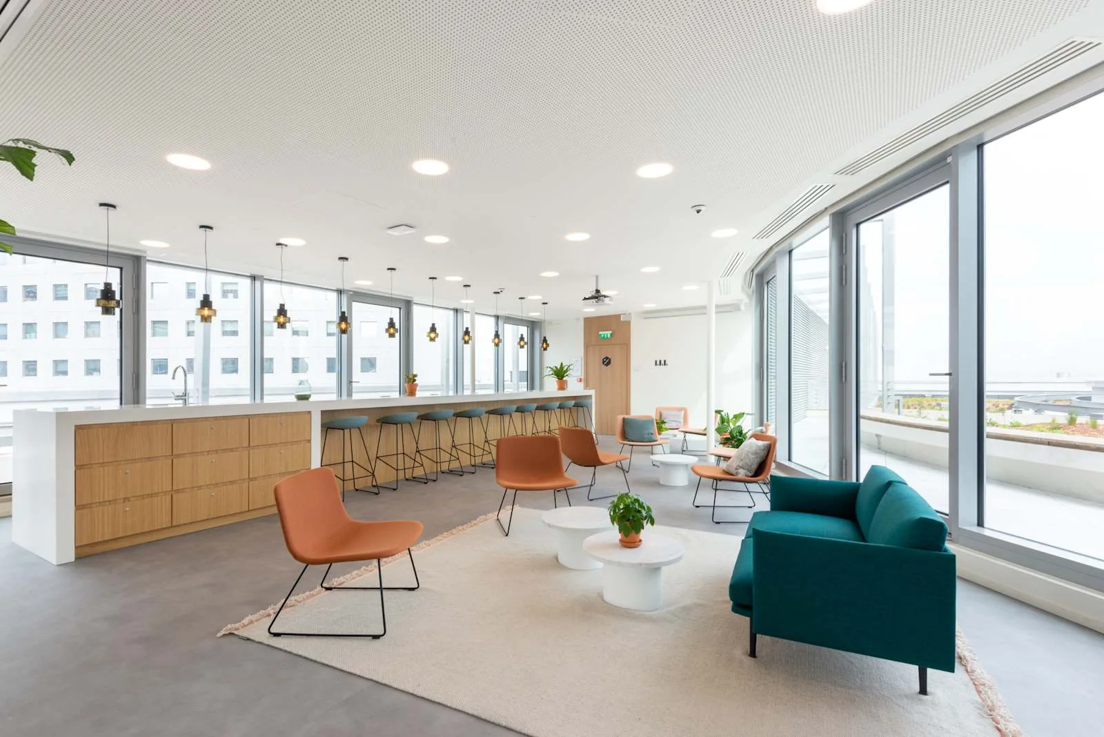 Spaces LA DEFENSE, Cours Valmy, Kantine, Puteaux