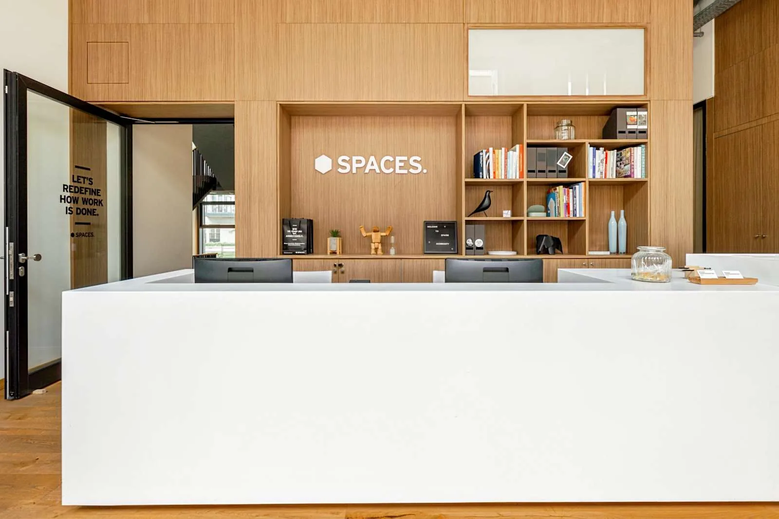Spaces DUSSELDORF, Spaces Andreas Quartier, Reception, Düsseldorf
