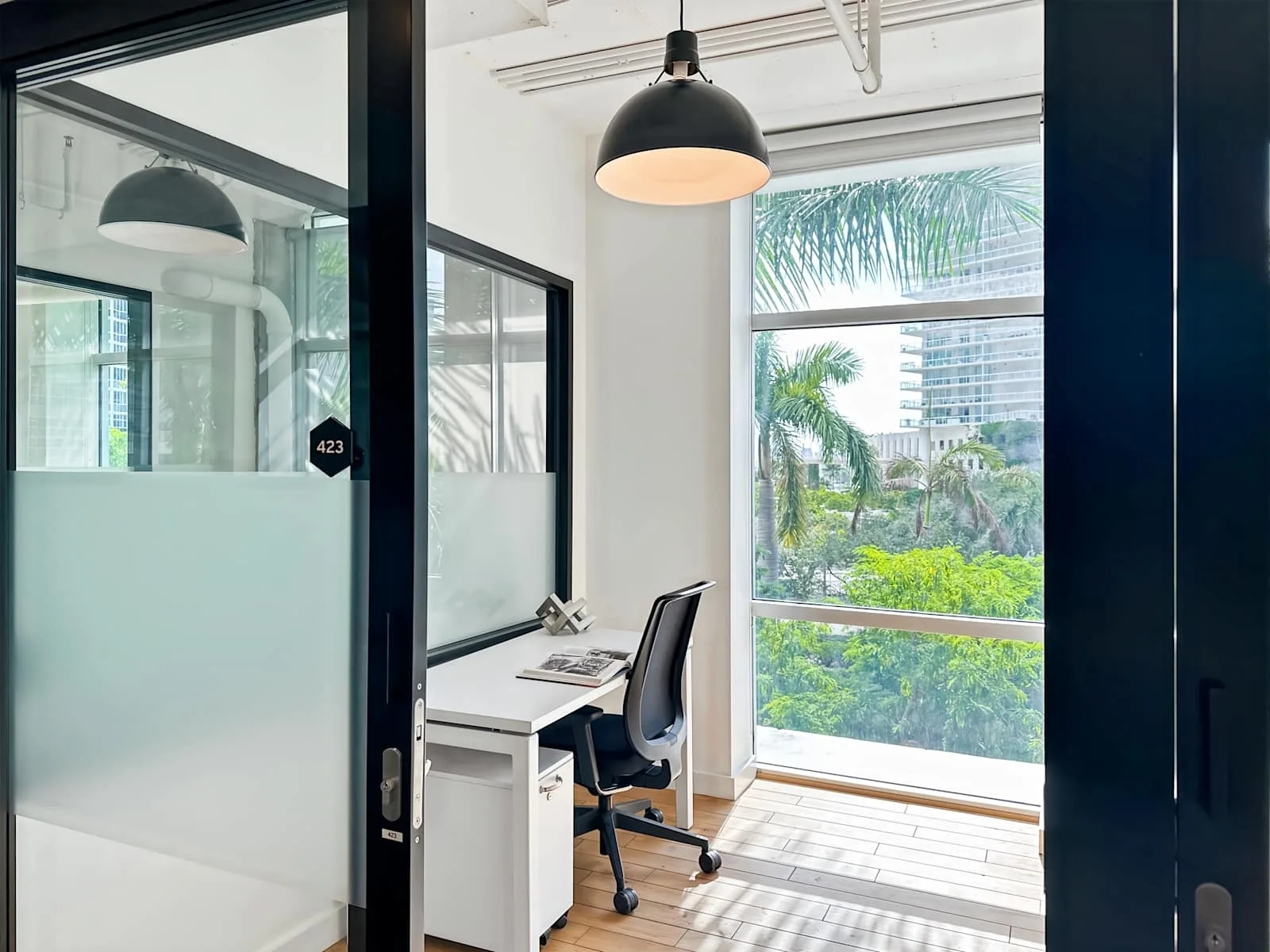 Spaces FL, Miami Beach – Spaces Lenox Ave, Private office, 1 desk, Miami, FL