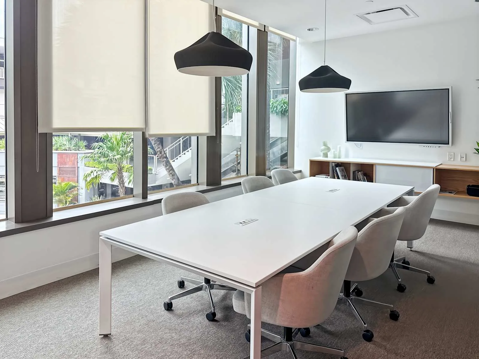 Spaces FL, Miami - Spaces CocoWalk, Meeting room for 8 people, Miami, FL