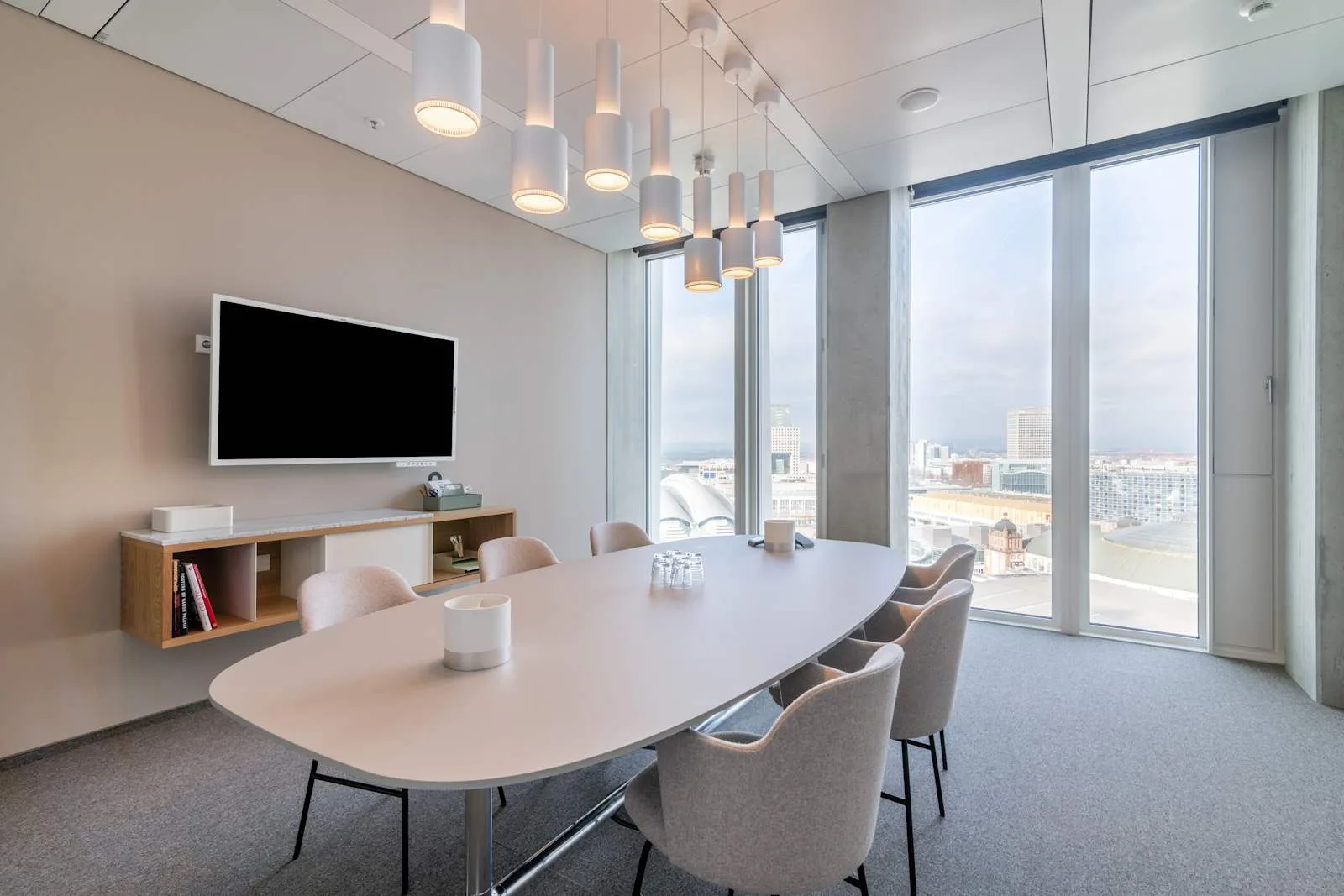 Spaces FRANKFURT, Spaces Tower One, Meeting room for 8 people, Frankfurt am Main